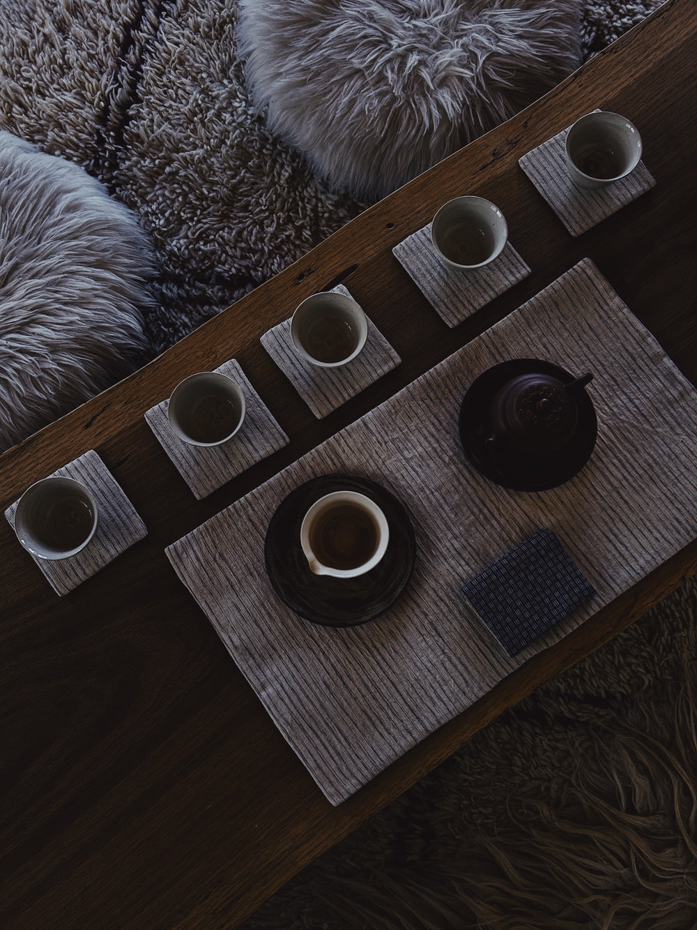 SHUANG RAN 双然 Reversible coasters & tea cloth