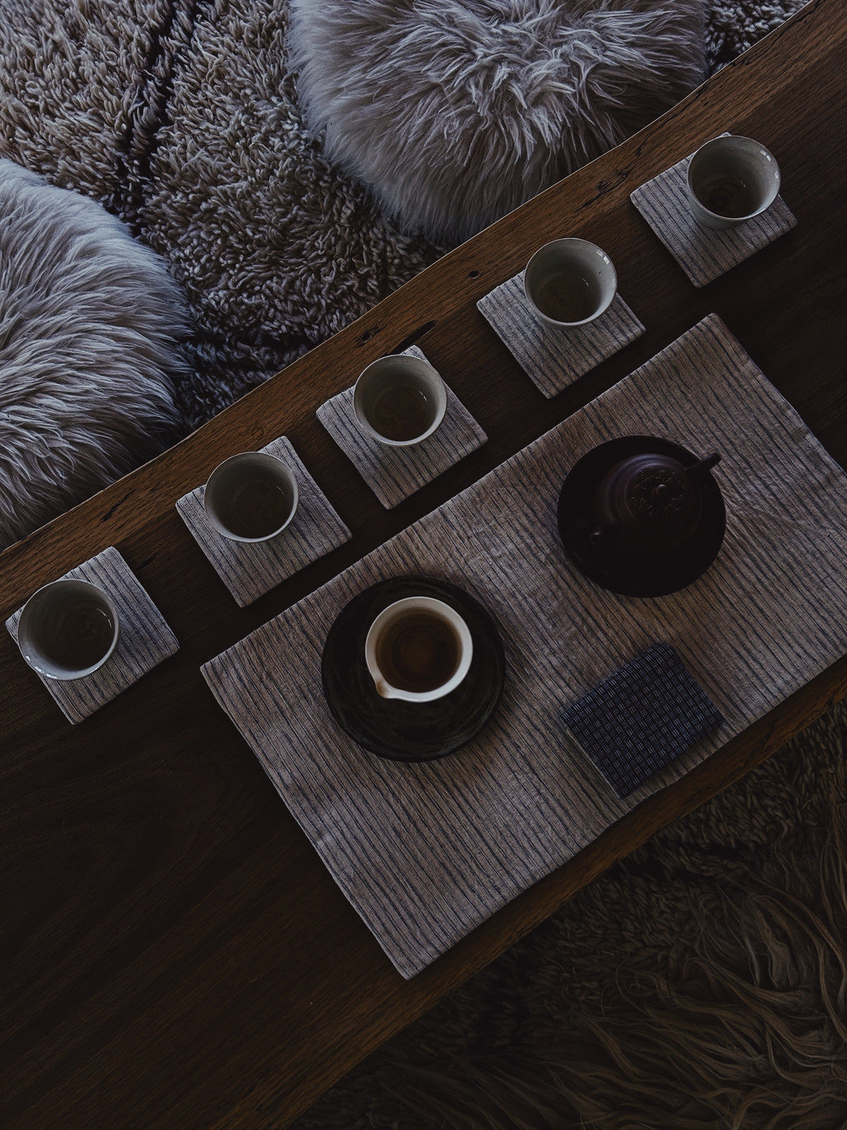 SHUANG RAN 双然 Reversible coasters & tea cloth