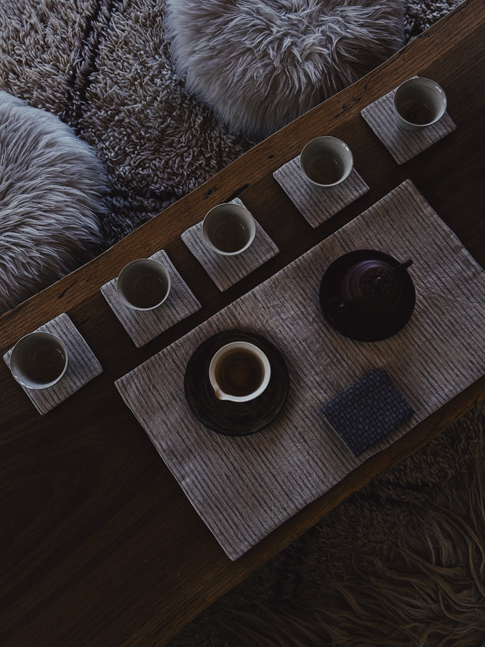 SHUANG RAN 双然 Reversible coasters & tea cloth