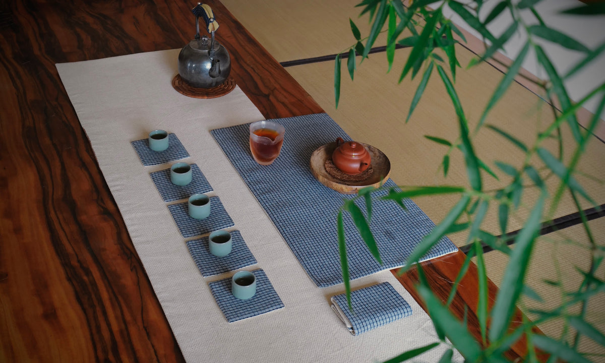 LIANG YI 两仪 Reversible tea runner (short version)